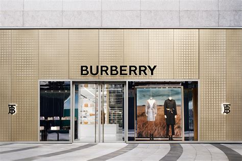 burberry kering.